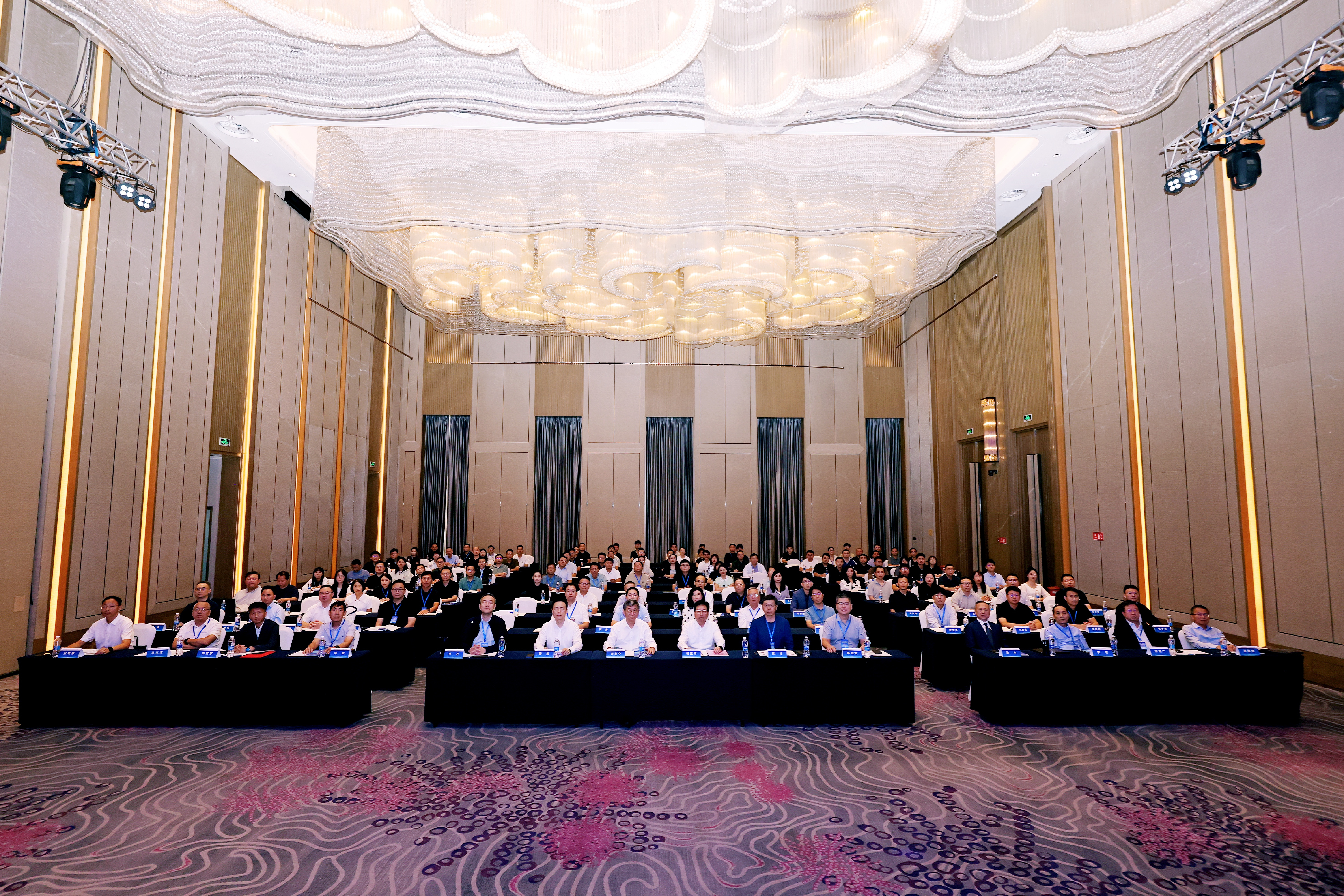 第一屆焊接標準與檢測技術發展論壇暨ISO/TC44 國內技術對口工作組成立會在哈爾濱成功召開